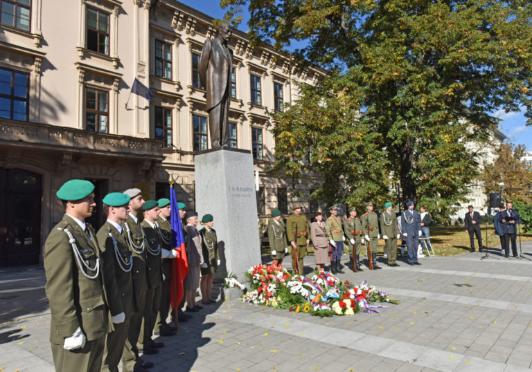 181024170914vzpominkovyakttgmasarykkol8