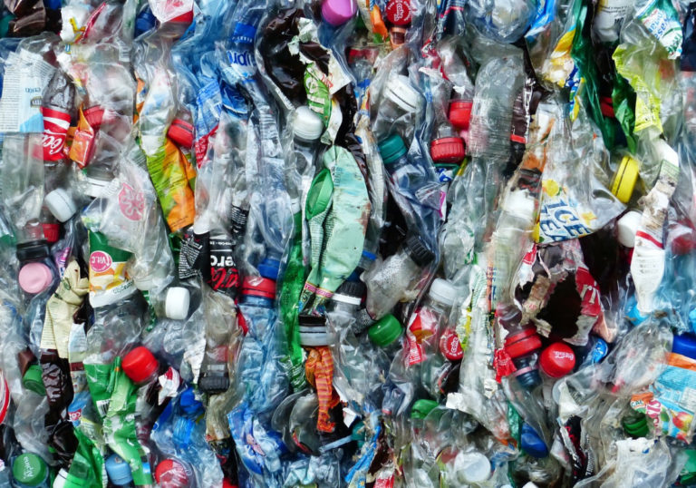 plastic-bottles-115071-1280