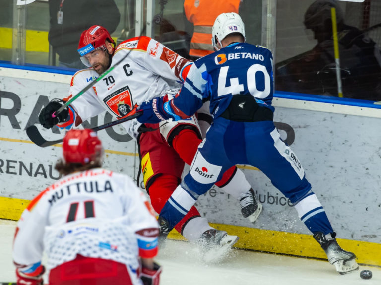 hradec-kometa1-stanislav-soucek