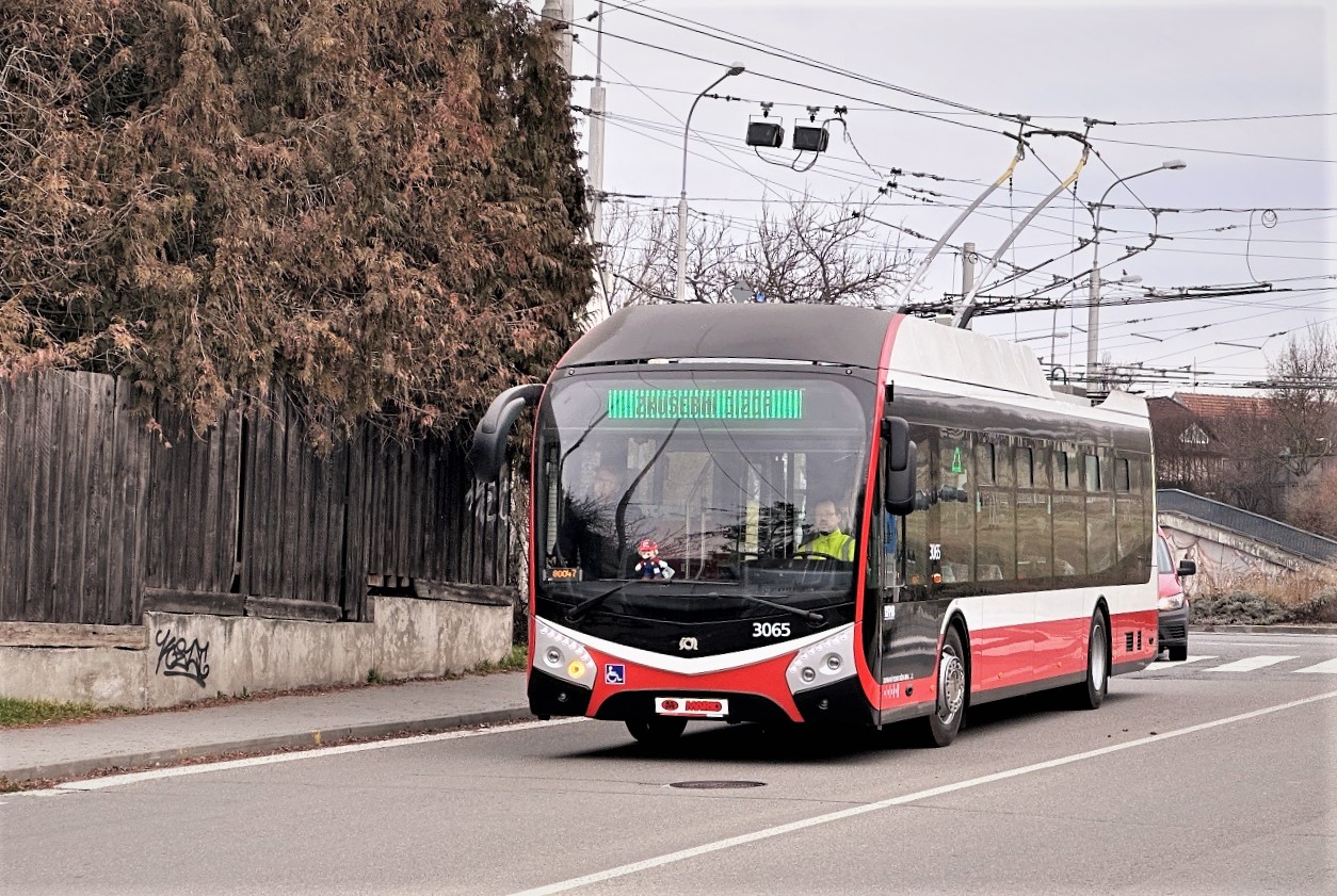 Prvn Trolejbus Mario Z D lny Dopravn ho Podniku M Na Zku ebn J zdy prvn-trolejbus-mario-z-d-lny-dopravn-ho-podniku-m-na-zku-ebn-j-zdy