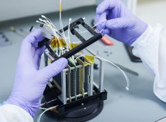 Družice studentů VUT v Brně zamíří do vesmíru v polovině letošního roku