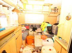 Celníci při razii na jihu Moravy a Vysočině našli drogy i zakázané střelné pero