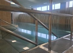 Školní bazén v brněnských Žabovřeskách prošel rekonstrukcí, sloužit bude dětem i veřejnosti
