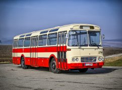 Historicky-autobus DPmB