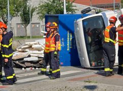 Nehoda náklaďáku zablokovala tramvajovou trať v centru Brna