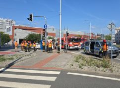 Nehoda náklaďáku zablokovala tramvajovou trať v centru Brna