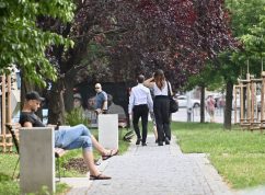 Park na Janáčkově náměstí má novou podobu, po rekonstrukci se otevřel veřejnosti