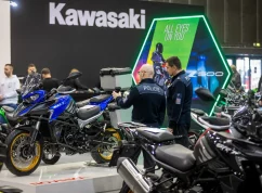 Kawasaki-RM_motosalon_pavilon F BVV