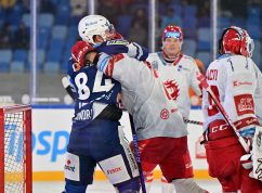 HC Oceláři Třinec - HC Kometa Brno, utkání hokejové extraligy pod širým nebem (součást Kaufland Winter Games 2023), 13. ledna 2023, Bratislava.