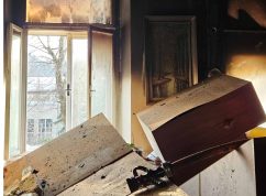 Pátečnímu požáru v bytě v Brně předcházel výbuch, potvrdila policie