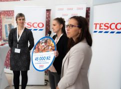 Soucasti Tesco komunitnich dnu v Karvine, Brne i Tabore bylo mimo jine oceneni viteznych projektu v ramci 13. kola grantoveho programu Vy rozhodujete, my pomahame (2)