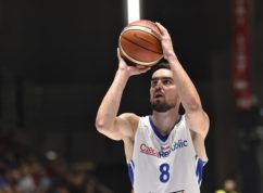 basketbal-tomas-satoransky-zdroj-ctk-vostarek-josef-590x371