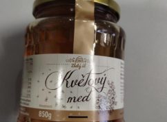 Inspektoři odhalili falšované medy ze Slovenska, prodával je Kaufland