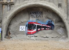 Dělníci v Brně ukončili po čtyřech měsících ražbu tramvajového tunelu na Kamechy