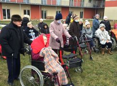 seniorcentrum_sanov_jeziskova_vnoucata_kaplicka3